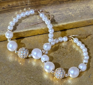 Glitzy Gold-Filled Center Stage Pearl Hoop Earrings