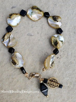 Oh Myyyy Green Shell and Black Onyx Bracelet