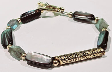 Gorgeous Oblong Gold Bead, Labradorite Bracelet